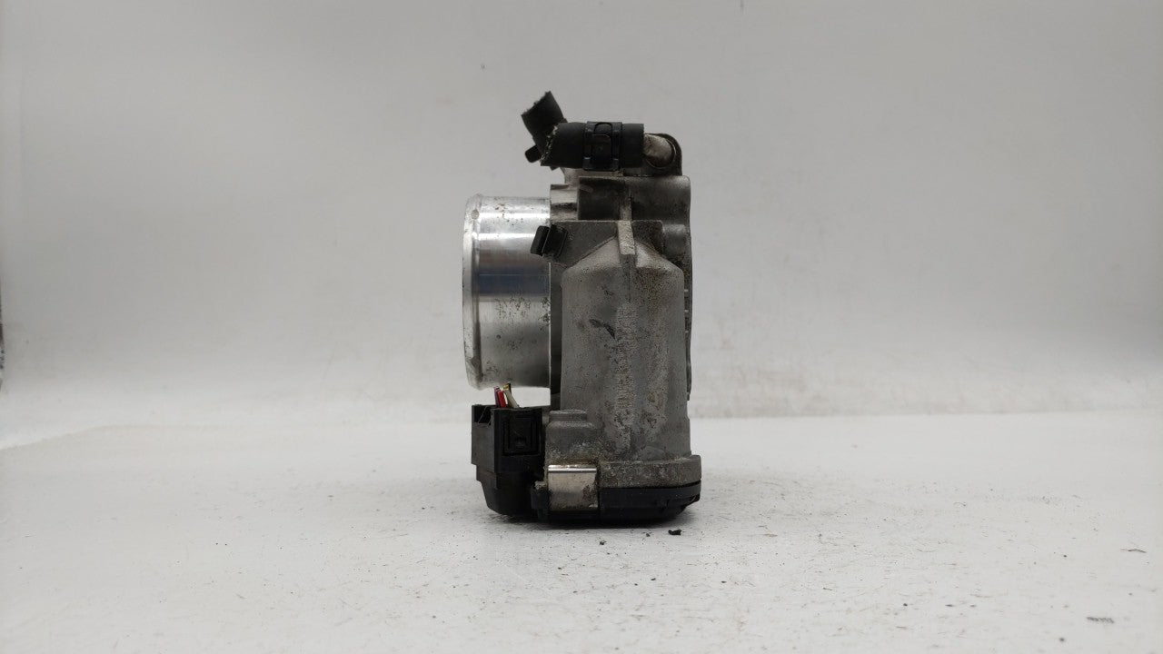 2011-2014 Hyundai Sonata Throttle Body P/N:35100-2G700 Fits Fits 2011 2012 2013 2014 2015 2016 OEM Used Auto Parts - Oemused