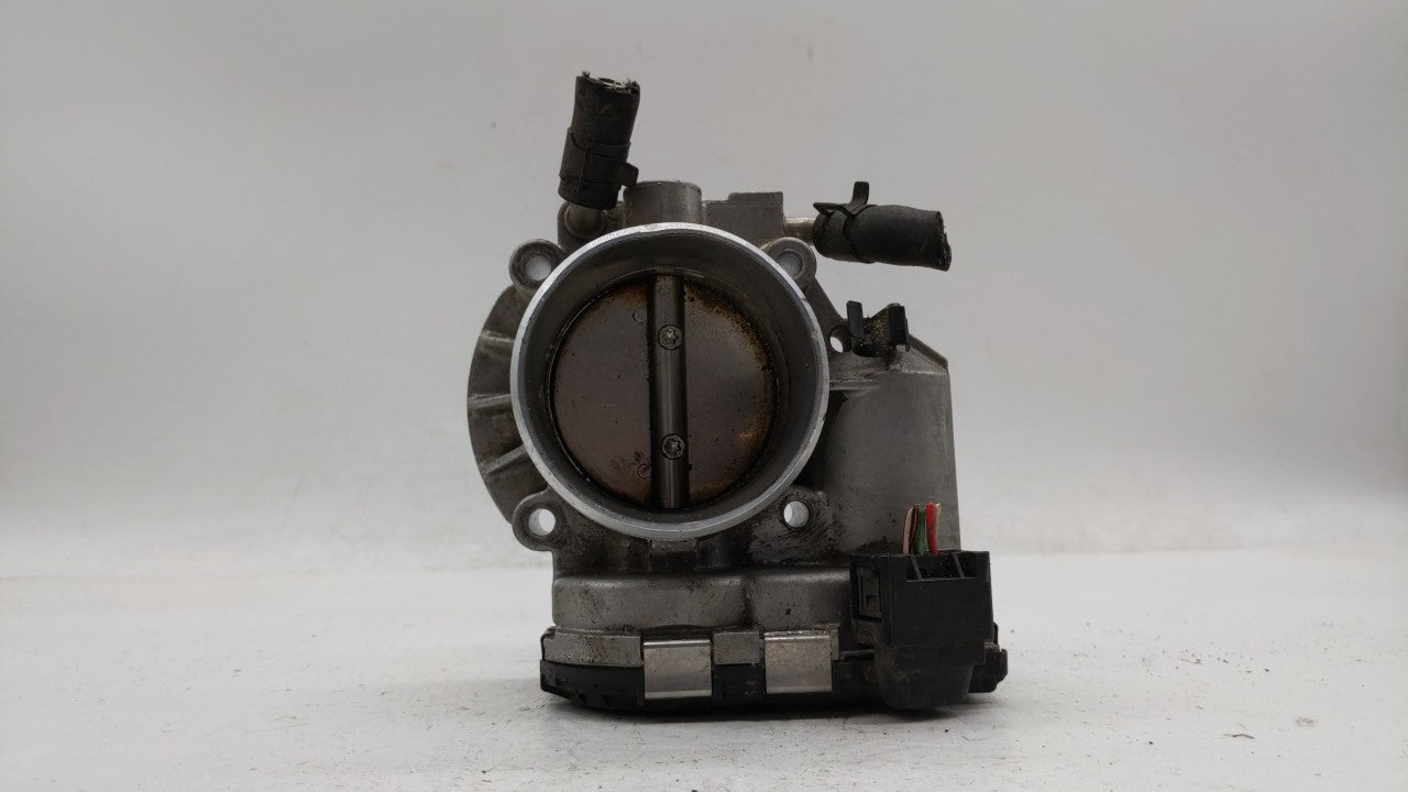 2011-2015 Hyundai Sonata Throttle Body P/N:35100-2G800 Fits Fits 2011 2012 2013 2014 2015 2016 OEM Used Auto Parts - Oemused