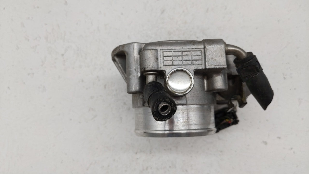 2011-2015 Hyundai Sonata Throttle Body P/N:35100-2G800 Fits Fits 2011 2012 2013 2014 2015 2016 OEM Used Auto Parts - Oemused