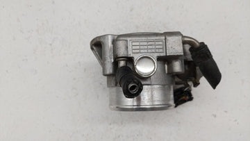 2011-2015 Hyundai Sonata Throttle Body P/N:35100-2G800 Fits Fits 2011 2012 2013 2014 2015 2016 OEM Used Auto Parts