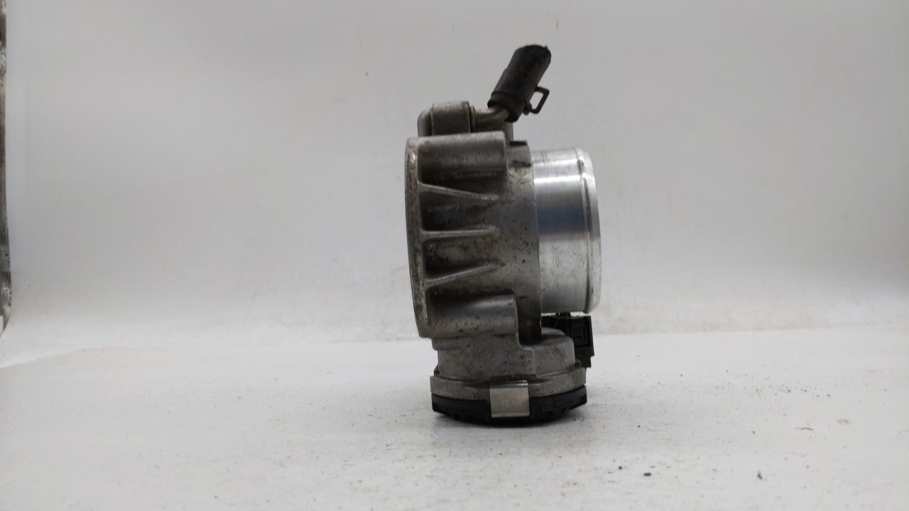 2011-2015 Hyundai Sonata Throttle Body P/N:35100-2G800 Fits Fits 2011 2012 2013 2014 2015 2016 OEM Used Auto Parts - Oemused