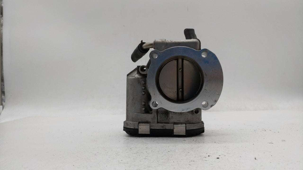 2011-2015 Hyundai Sonata Throttle Body P/N:35100-2G800 Fits Fits 2011 2012 2013 2014 2015 2016 OEM Used Auto Parts - Oemused