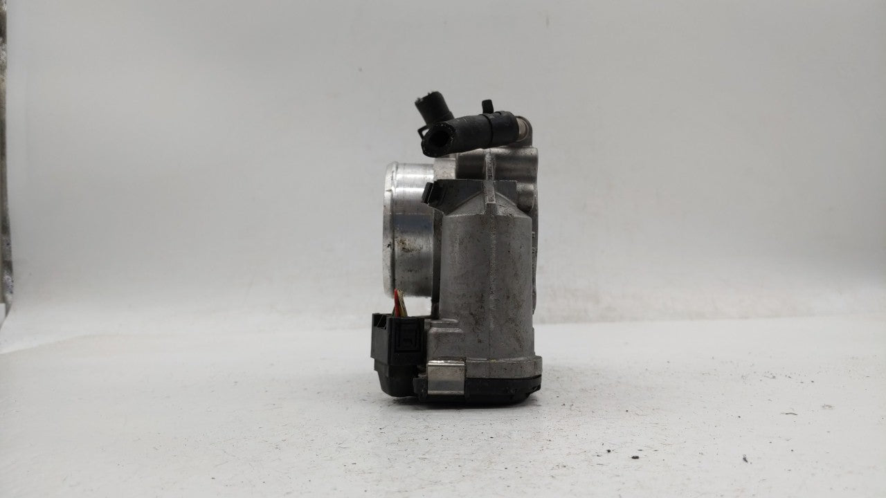 2011-2015 Hyundai Sonata Throttle Body P/N:35100-2G800 Fits Fits 2011 2012 2013 2014 2015 2016 OEM Used Auto Parts - Oemused
