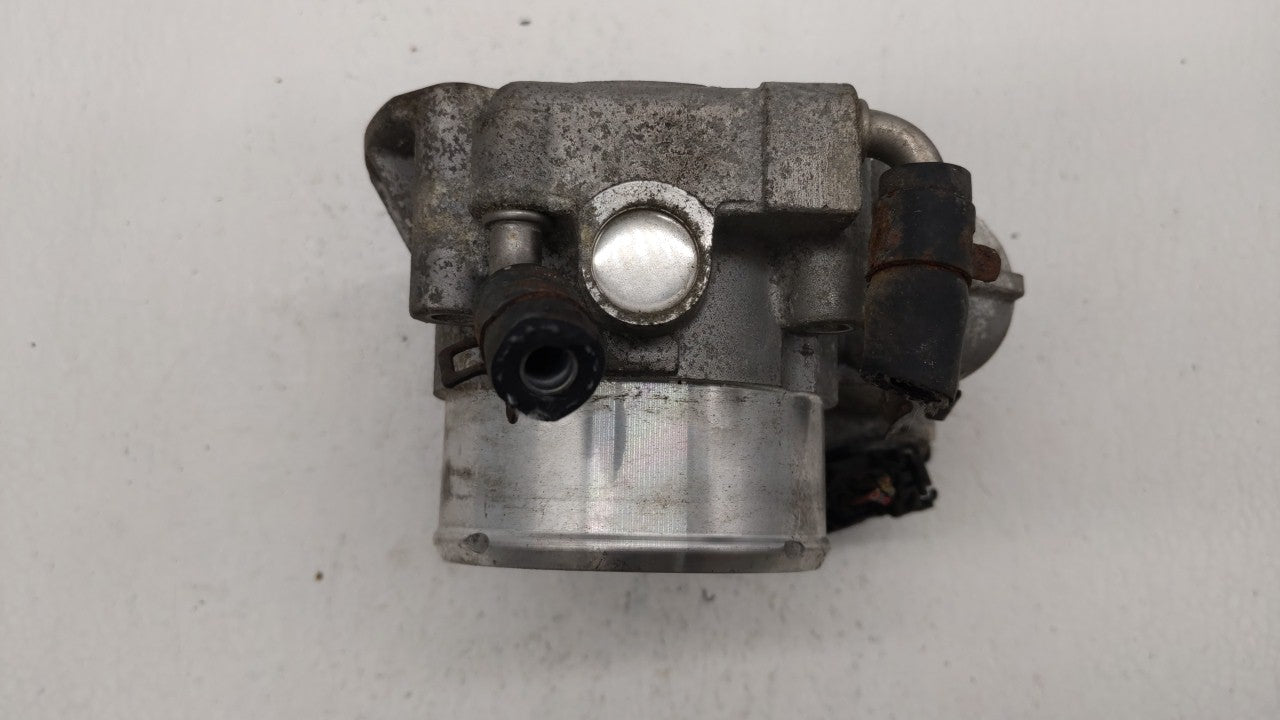2011-2014 Hyundai Sonata Throttle Body P/N:35100-2G700 Fits Fits 2011 2012 2013 2014 2015 2016 OEM Used Auto Parts - Oemused