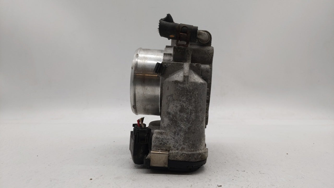 2011-2014 Hyundai Sonata Throttle Body P/N:35100-2G700 Fits Fits 2011 2012 2013 2014 2015 2016 OEM Used Auto Parts - Oemused