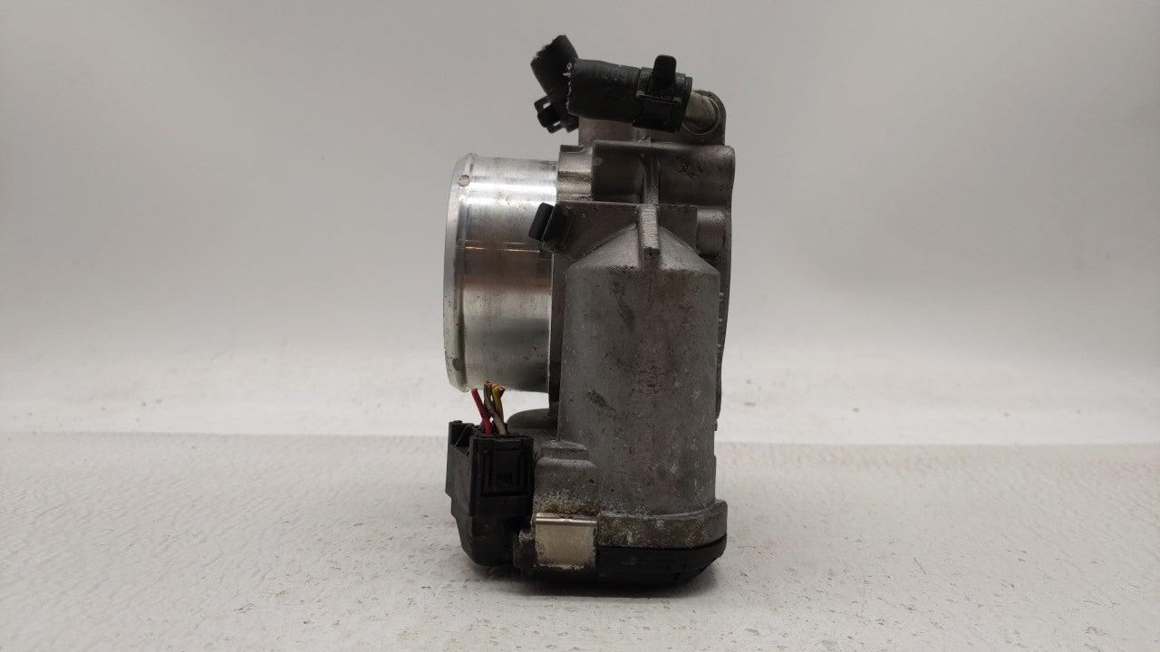 2011-2014 Hyundai Sonata Throttle Body P/N:35100-2G700 Fits Fits 2011 2012 2013 2014 2015 2016 OEM Used Auto Parts - Oemused