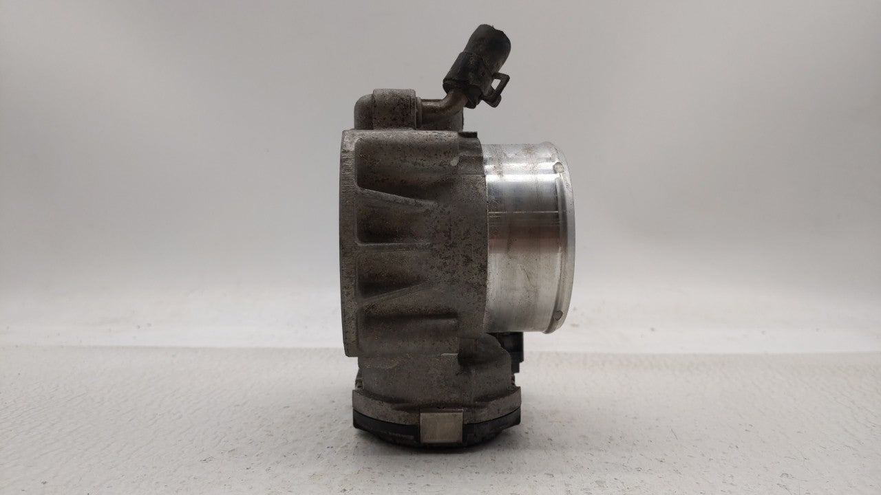 2011-2014 Hyundai Sonata Throttle Body P/N:35100-2G700 Fits Fits 2011 2012 2013 2014 2015 2016 OEM Used Auto Parts - Oemused