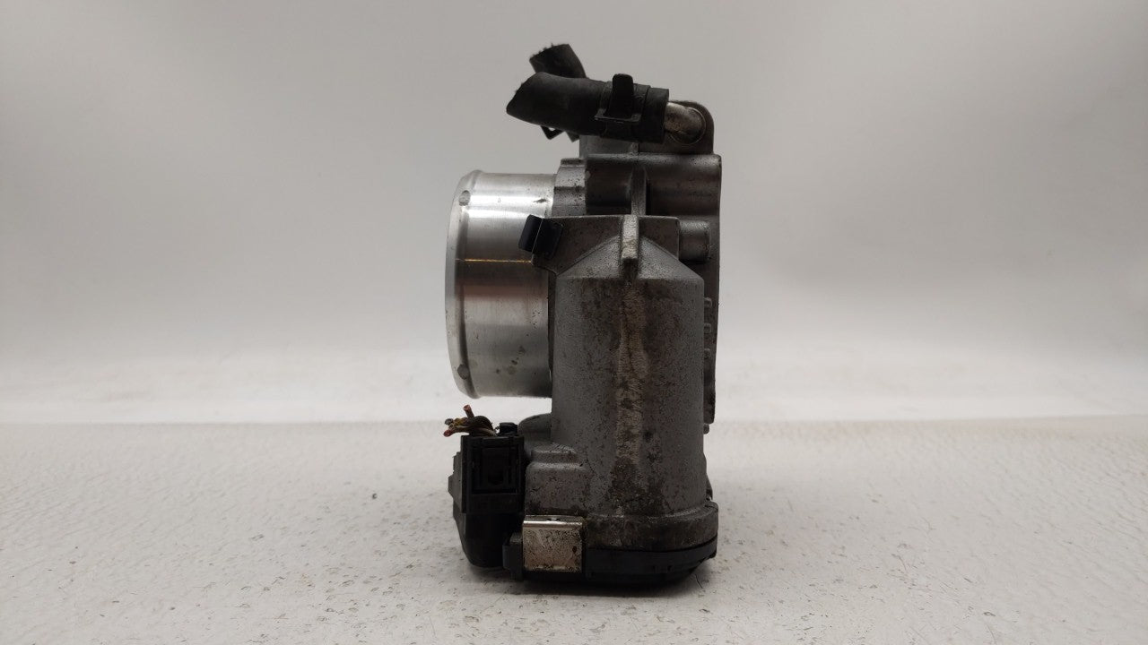 2011-2014 Hyundai Sonata Throttle Body P/N:35100-2G700 Fits Fits 2011 2012 2013 2014 2015 2016 OEM Used Auto Parts - Oemused