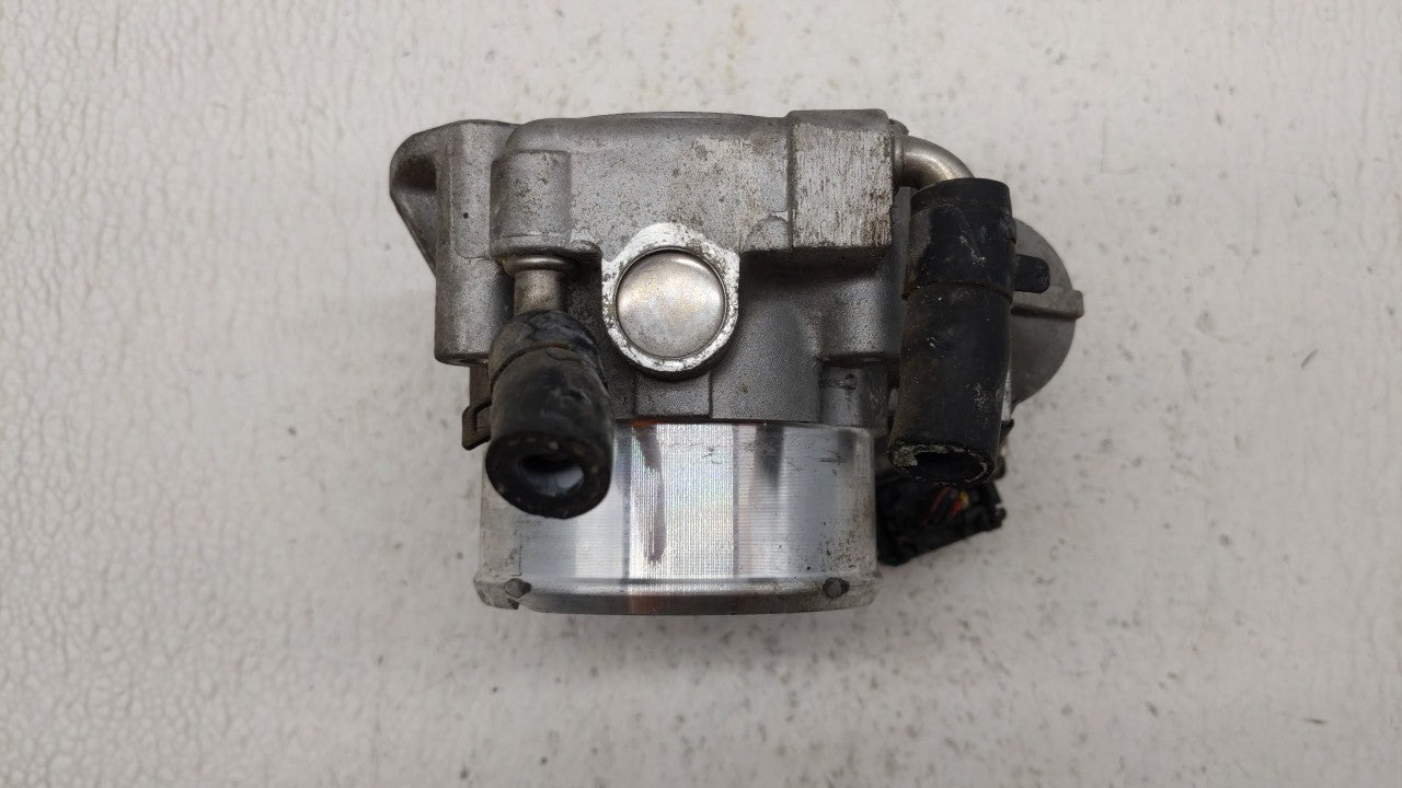 2011-2014 Hyundai Sonata Throttle Body P/N:35100-2G700 Fits Fits 2011 2012 2013 2014 2015 2016 OEM Used Auto Parts - Oemused