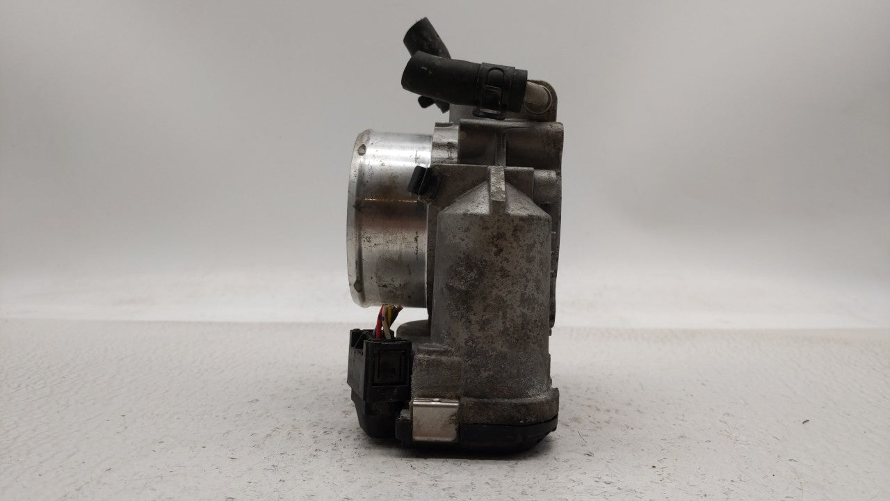 2011-2014 Hyundai Sonata Throttle Body P/N:35100-2G700 Fits Fits 2011 2012 2013 2014 2015 2016 OEM Used Auto Parts - Oemused
