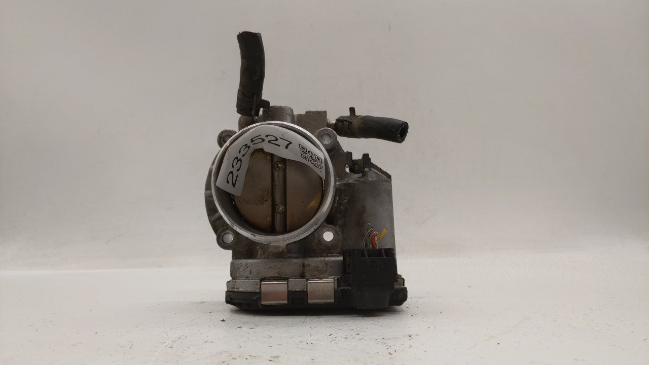 2011-2015 Hyundai Sonata Throttle Body P/N:35100-2G800 Fits Fits 2011 2012 2013 2014 2015 2016 OEM Used Auto Parts - Oemused
