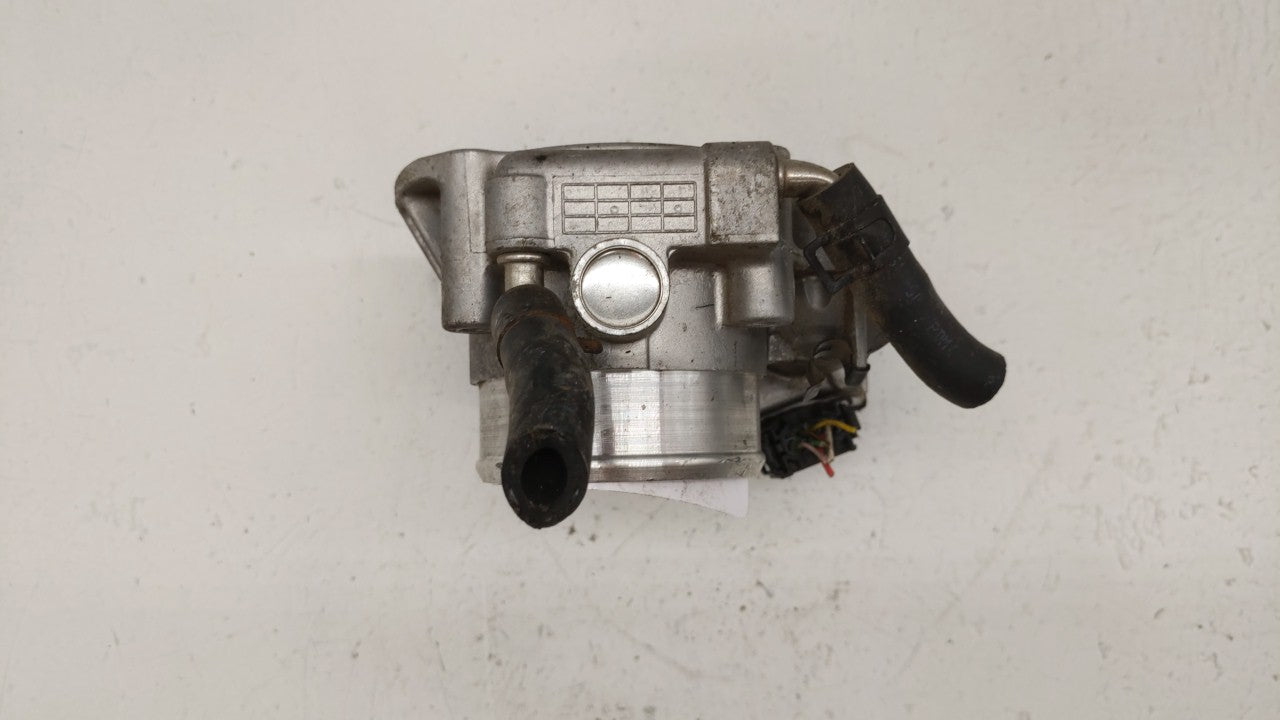 2011-2015 Hyundai Sonata Throttle Body P/N:35100-2G800 Fits Fits 2011 2012 2013 2014 2015 2016 OEM Used Auto Parts - Oemused