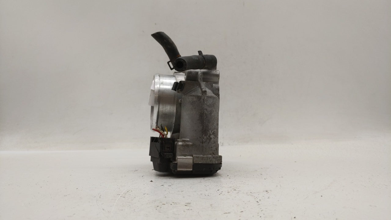 2011-2015 Hyundai Sonata Throttle Body P/N:35100-2G800 Fits Fits 2011 2012 2013 2014 2015 2016 OEM Used Auto Parts - Oemused