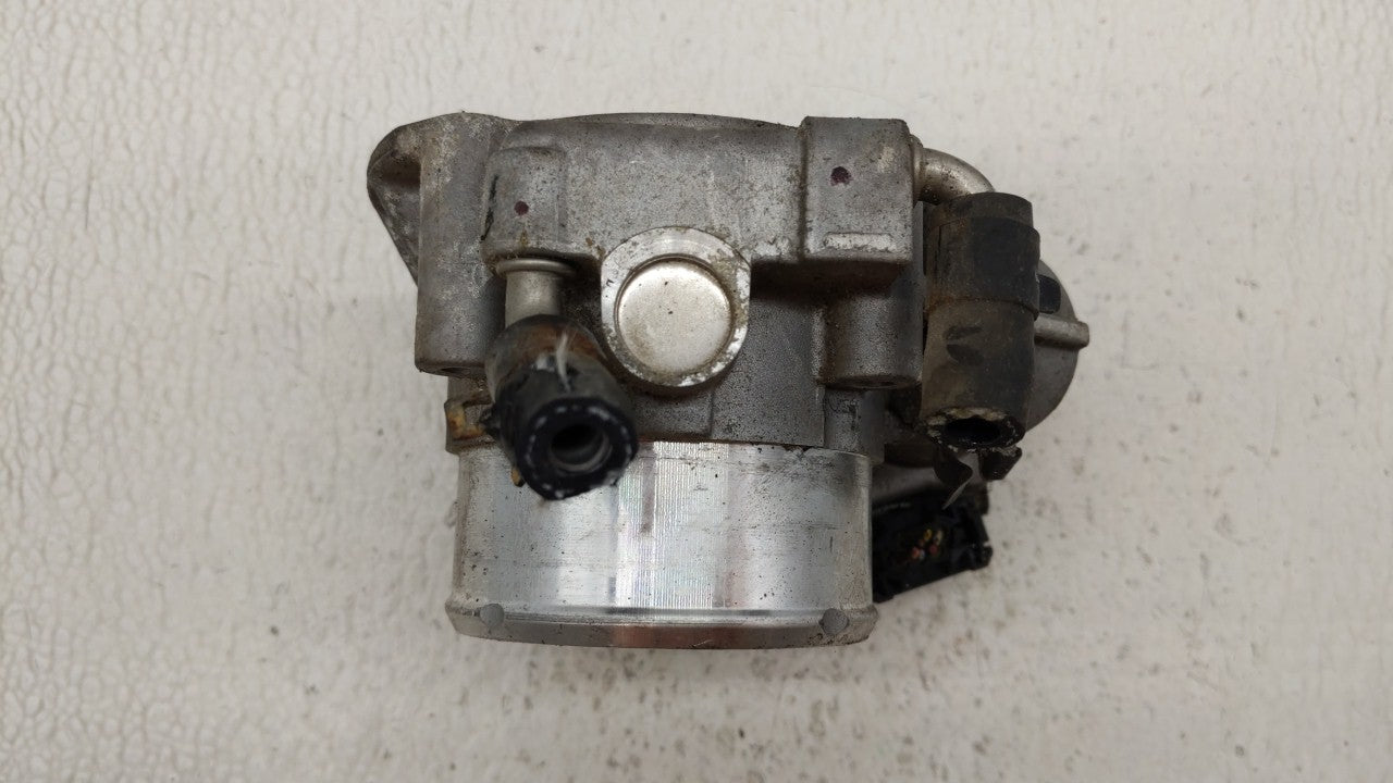 2011-2014 Hyundai Sonata Throttle Body P/N:35100-2G700 Fits Fits 2011 2012 2013 2014 2015 2016 OEM Used Auto Parts - Oemused