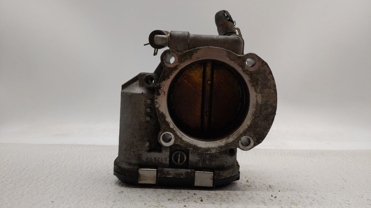 2011-2014 Hyundai Sonata Throttle Body P/N:35100-2G700 Fits Fits 2011 2012 2013 2014 2015 2016 OEM Used Auto Parts - Oemused