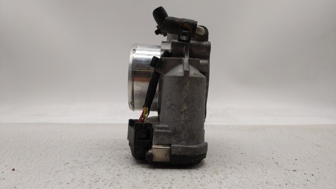 2011-2014 Hyundai Sonata Throttle Body P/N:35100-2G700 Fits Fits 2011 2012 2013 2014 2015 2016 OEM Used Auto Parts - Oemused