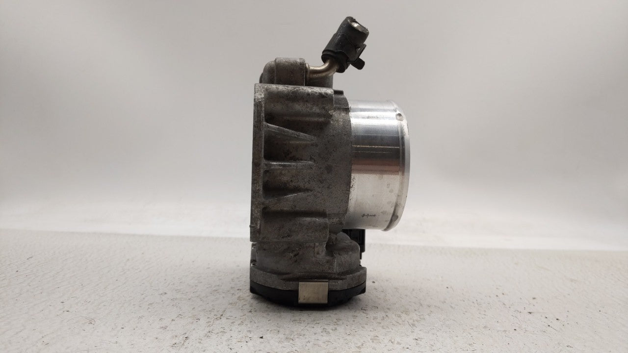 2011-2014 Hyundai Sonata Throttle Body P/N:35100-2G700 Fits Fits 2011 2012 2013 2014 2015 2016 OEM Used Auto Parts - Oemused