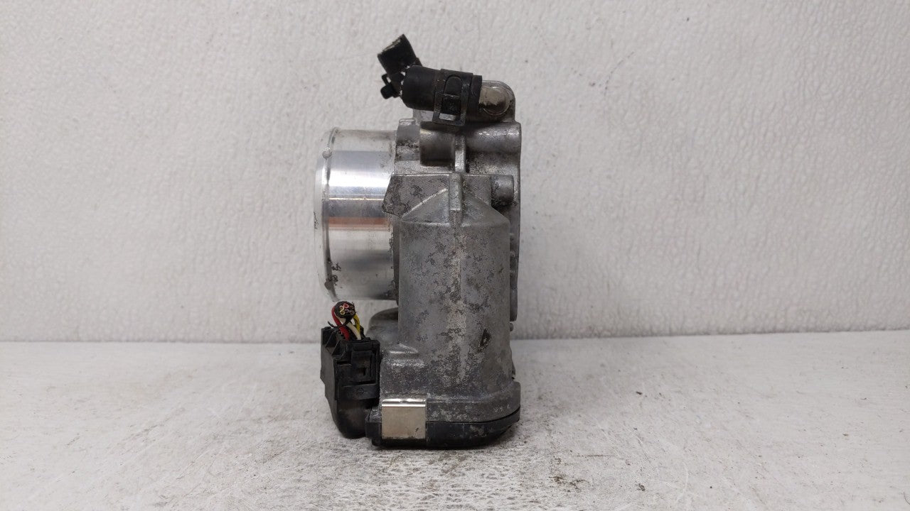 2011-2014 Hyundai Sonata Throttle Body P/N:35100-2G700 Fits Fits 2011 2012 2013 2014 2015 2016 OEM Used Auto Parts - Oemused
