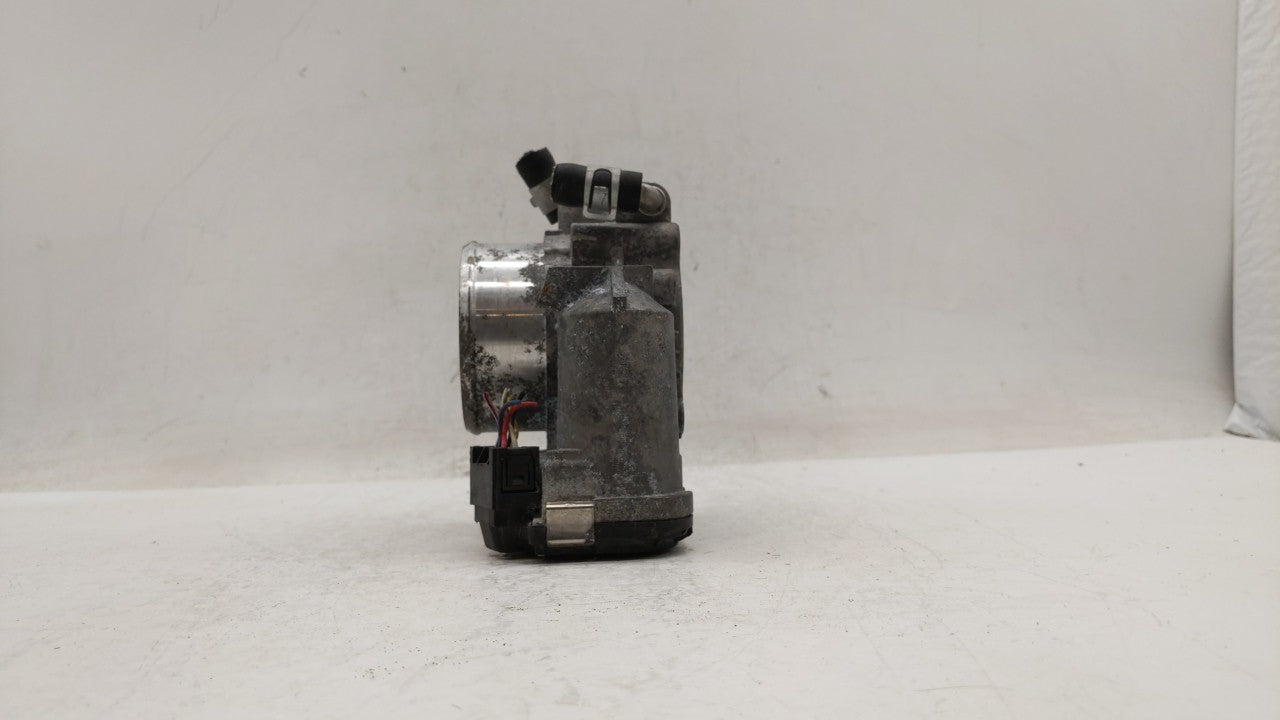 2011-2014 Hyundai Sonata Throttle Body P/N:35100-2G700 Fits Fits 2011 2012 2013 2014 2015 2016 OEM Used Auto Parts - Oemused