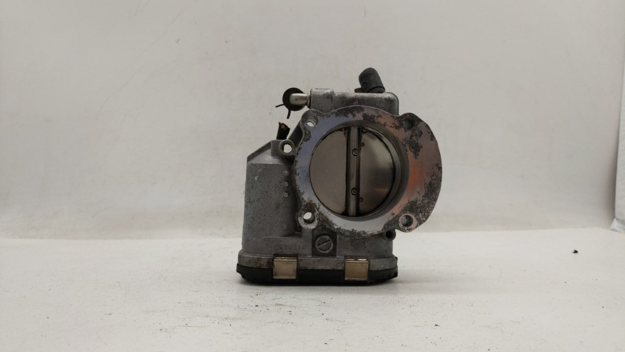 2011-2014 Hyundai Sonata Throttle Body P/N:35100-2G700 Fits Fits 2011 2012 2013 2014 2015 2016 OEM Used Auto Parts - Oemused