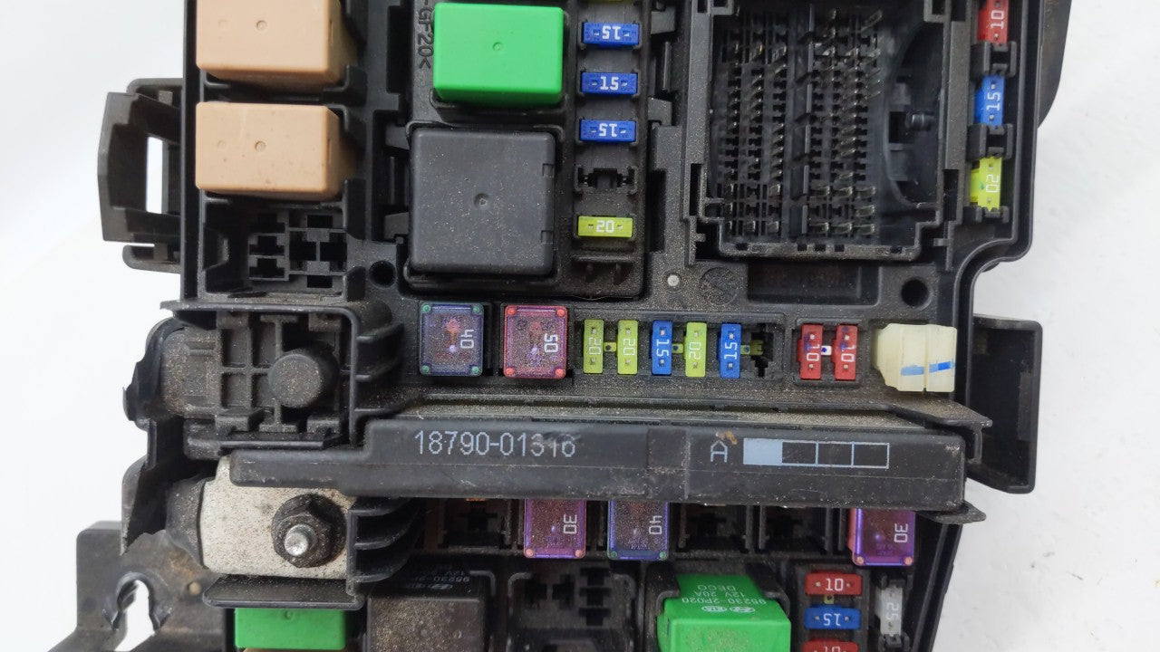 2011-2014 Hyundai Sonata Fusebox Fuse Box Panel Relay Module P/N:VS912003Q071MG VSQFHE2370F0175 Fits Fits 2011 2012 2013 201