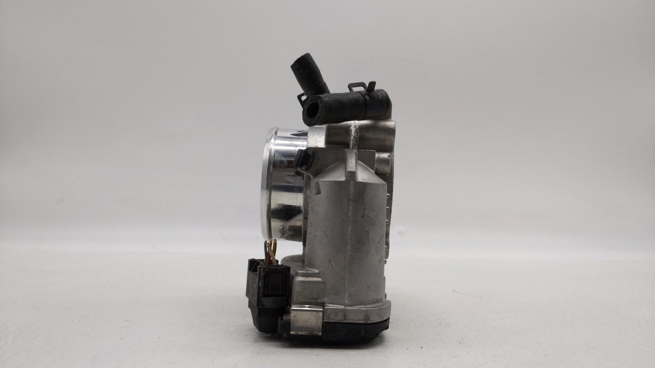 2011-2015 Hyundai Sonata Throttle Body P/N:35100-2G800 Fits Fits 2011 2012 2013 2014 2015 2016 OEM Used Auto Parts - Oemused