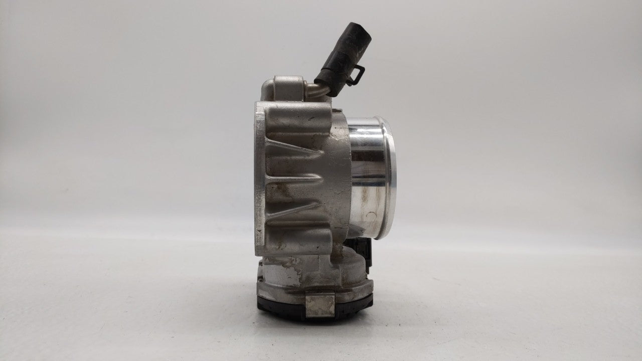 2011-2015 Hyundai Sonata Throttle Body P/N:35100-2G800 Fits Fits 2011 2012 2013 2014 2015 2016 OEM Used Auto Parts - Oemused