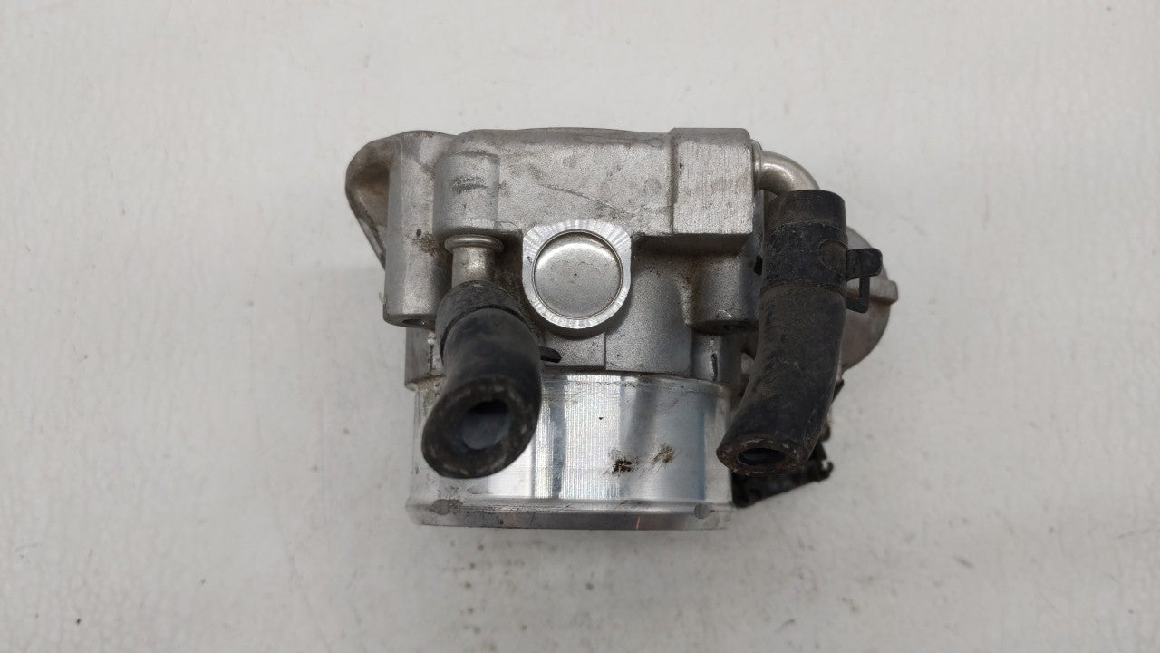 2011-2014 Hyundai Sonata Throttle Body P/N:35100-2G700 Fits Fits 2011 2012 2013 2014 2015 2016 OEM Used Auto Parts - Oemused