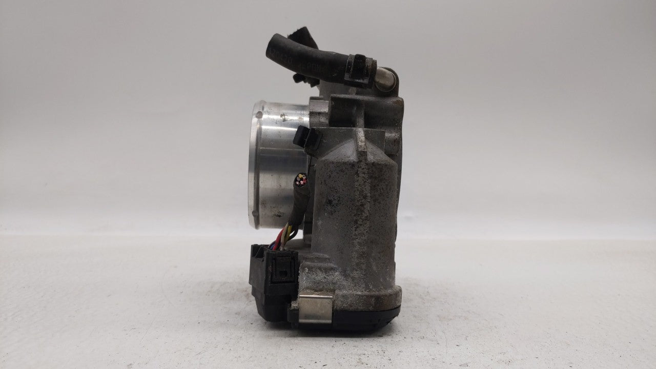 2011-2014 Hyundai Sonata Throttle Body P/N:35100-2G700 Fits Fits 2011 2012 2013 2014 2015 2016 OEM Used Auto Parts - Oemused