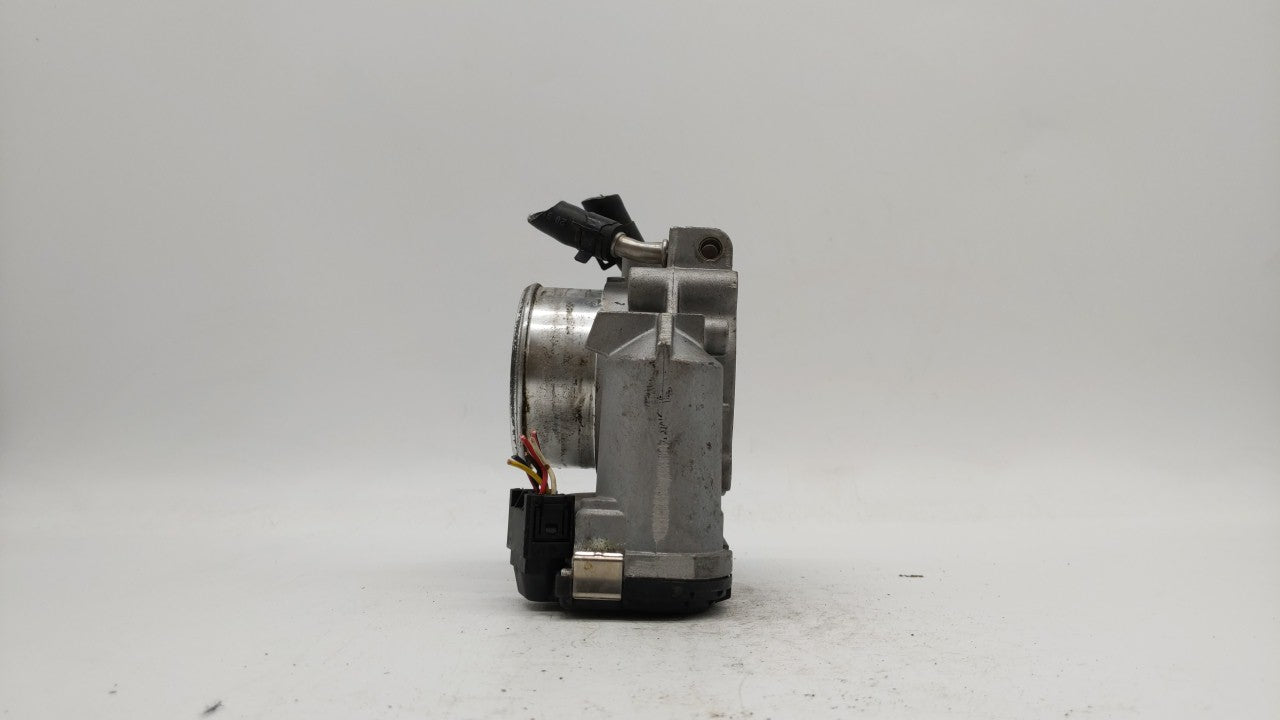 2011-2014 Hyundai Sonata Throttle Body P/N:35100-2G710 Fits Fits 2011 2012 2013 2014 2015 2016 OEM Used Auto Parts - Oemused
