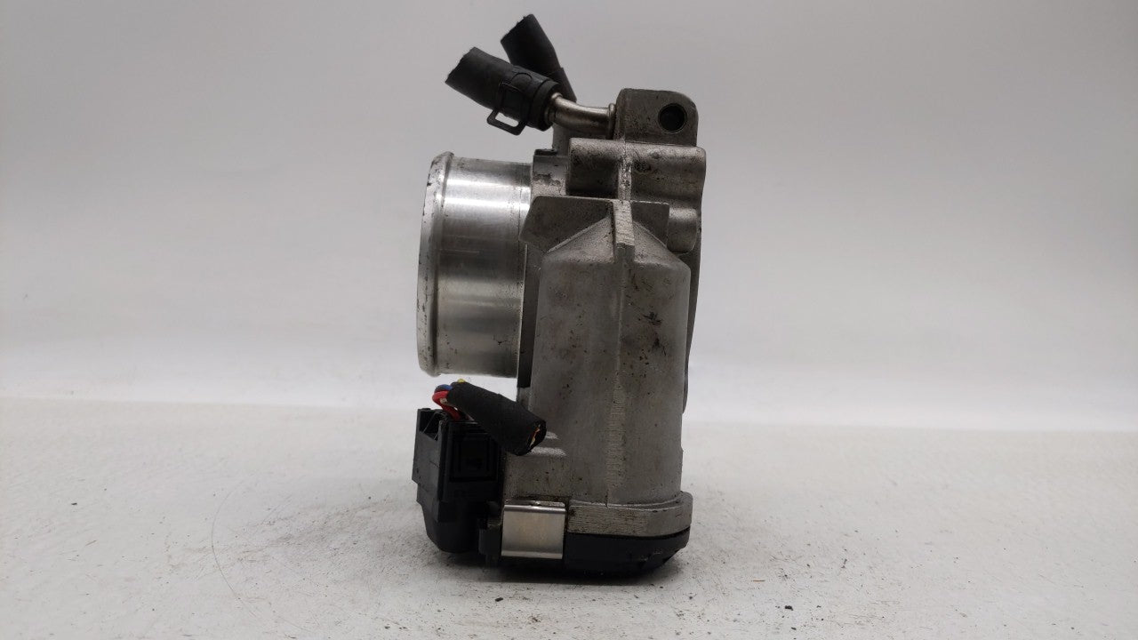 2011-2014 Hyundai Sonata Throttle Body P/N:35100-2G710 Fits Fits 2011 2012 2013 2014 2015 2016 OEM Used Auto Parts - Oemused