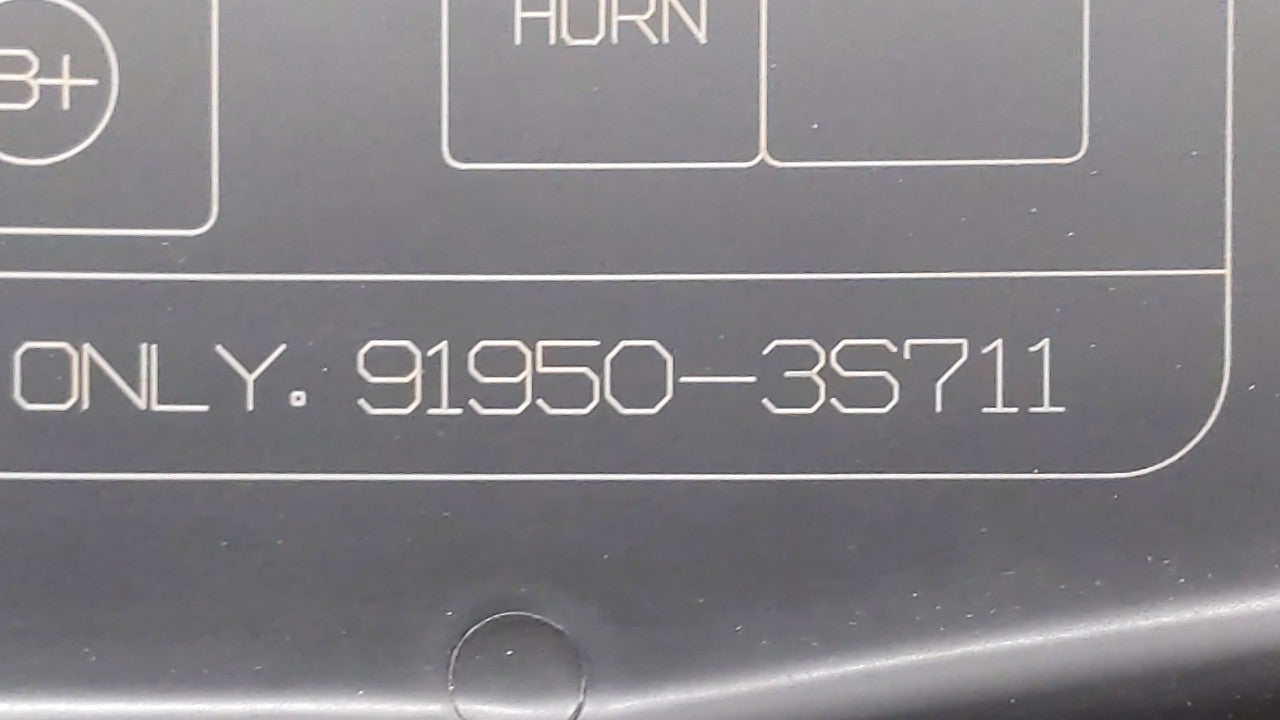 2011-2014 Hyundai Sonata Fusebox Fuse Box Panel Relay Module P/N:VS912003Q071MG VSQFHE2370F0175 Fits Fits 2011 2012 2013 201