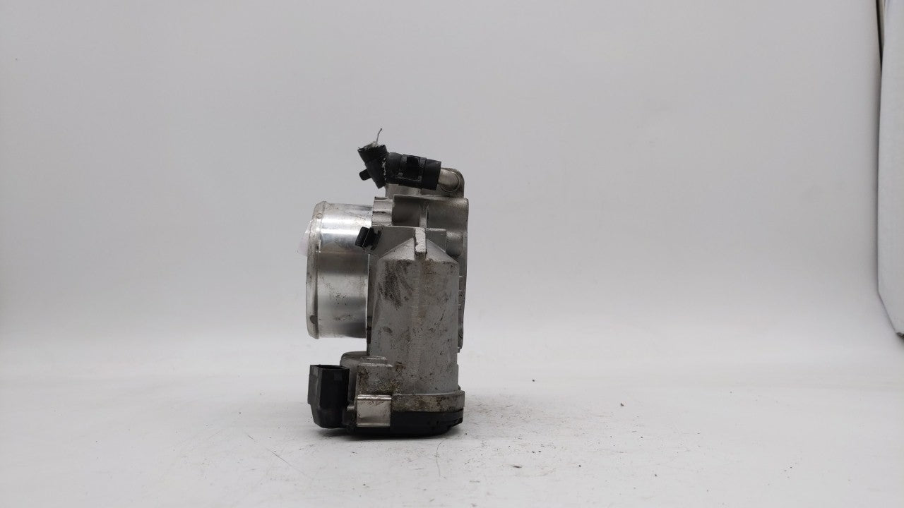 2011-2014 Hyundai Sonata Throttle Body P/N:35100-2G700 Fits Fits 2011 2012 2013 2014 2015 2016 OEM Used Auto Parts - Oemused