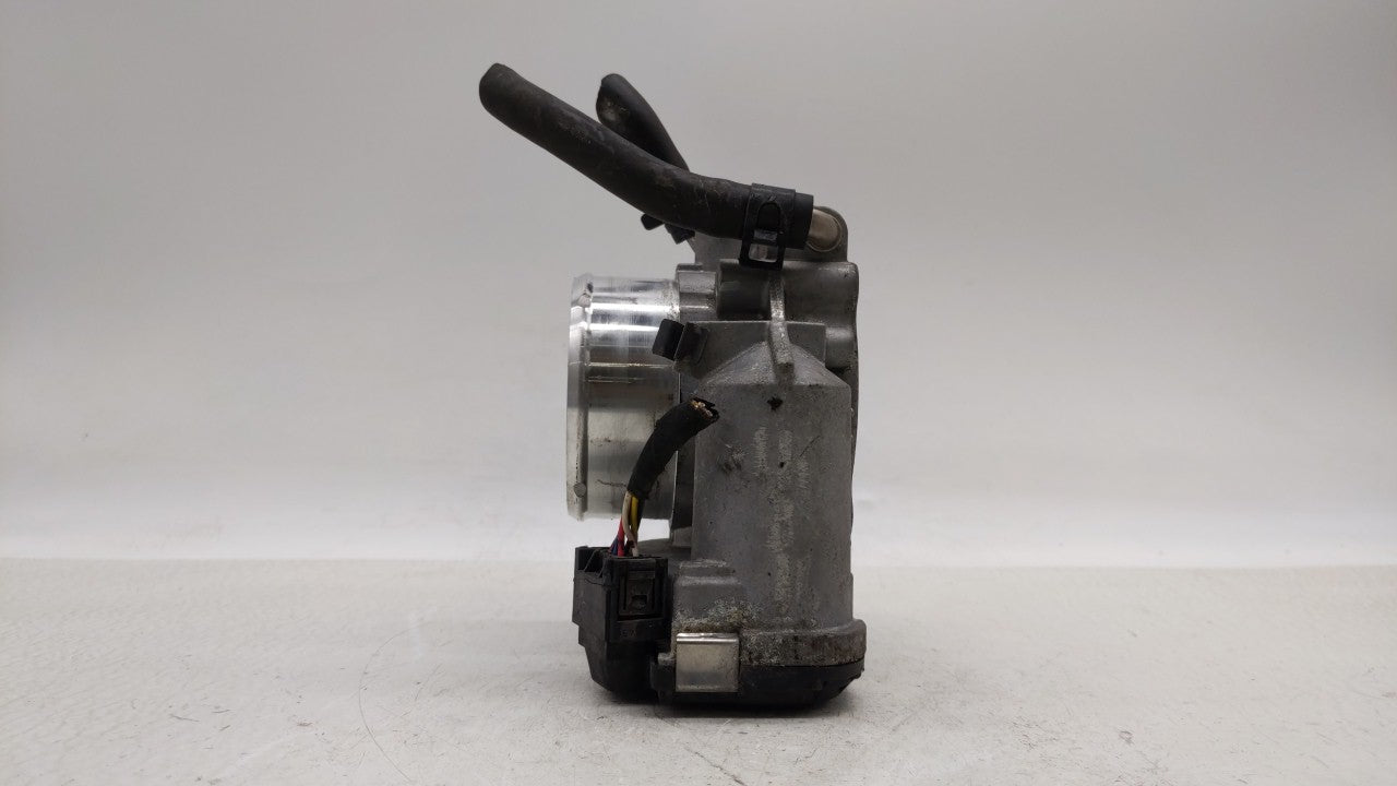 2011-2014 Hyundai Sonata Throttle Body P/N:35100-2G700 Fits Fits 2011 2012 2013 2014 2015 2016 OEM Used Auto Parts - Oemused
