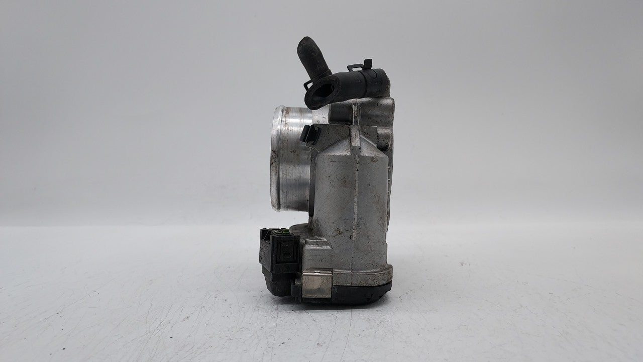2011-2015 Hyundai Sonata Throttle Body P/N:35100-2G800 Fits Fits 2011 2012 2013 2014 2015 2016 OEM Used Auto Parts - Oemused