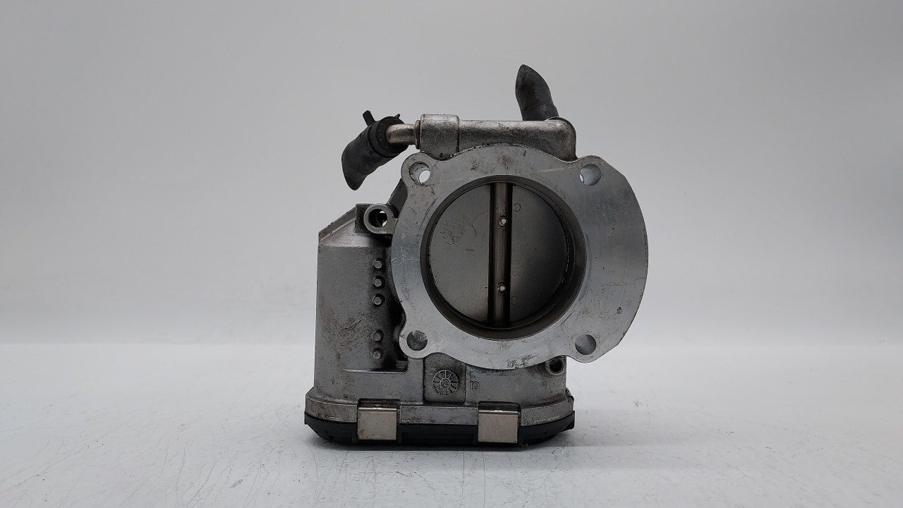 2011-2015 Hyundai Sonata Throttle Body P/N:35100-2G800 Fits Fits 2011 2012 2013 2014 2015 2016 OEM Used Auto Parts - Oemused