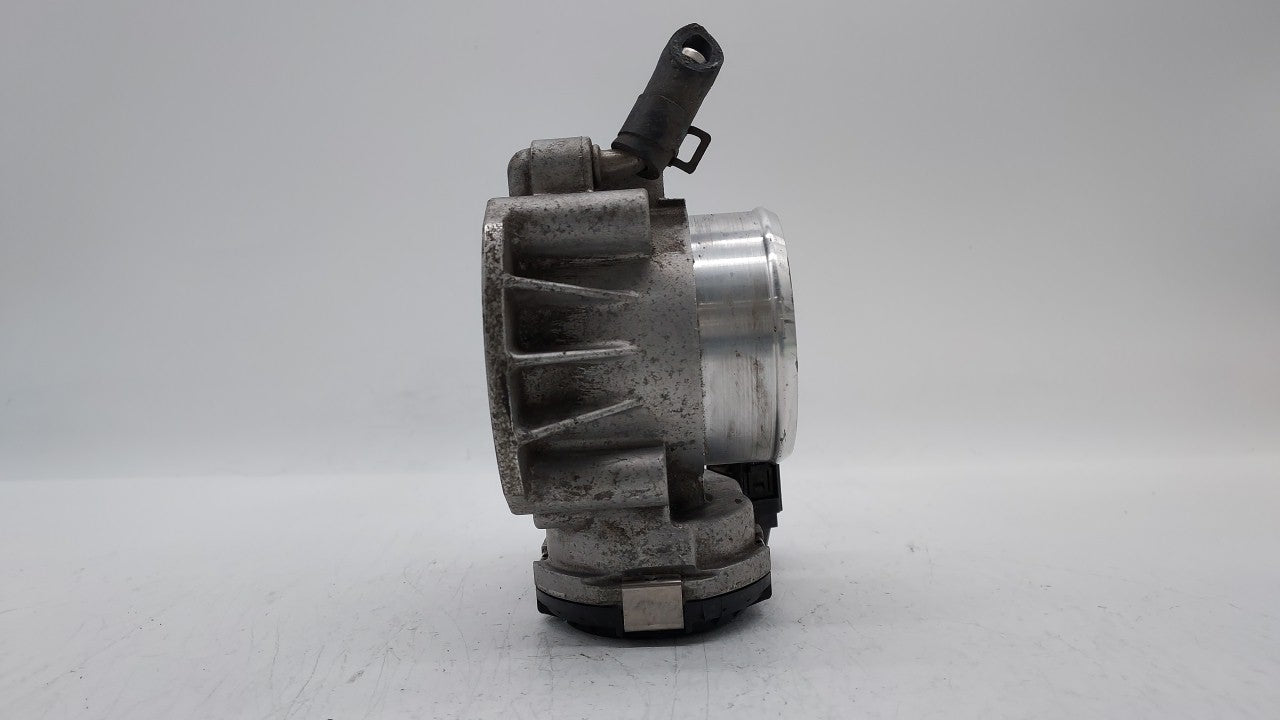 2011-2015 Hyundai Sonata Throttle Body P/N:35100-2G800 Fits Fits 2011 2012 2013 2014 2015 2016 OEM Used Auto Parts - Oemused