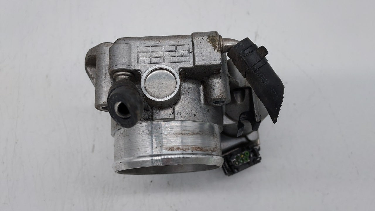 2011-2015 Hyundai Sonata Throttle Body P/N:35100-2G800 Fits Fits 2011 2012 2013 2014 2015 2016 OEM Used Auto Parts - Oemused