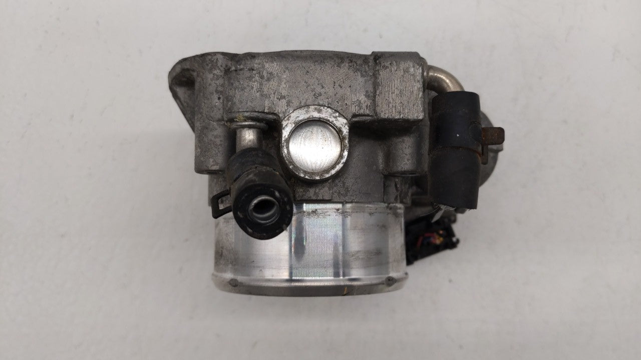 2011-2014 Hyundai Sonata Throttle Body P/N:35100-2G700 Fits Fits 2011 2012 2013 2014 2015 2016 OEM Used Auto Parts - Oemused