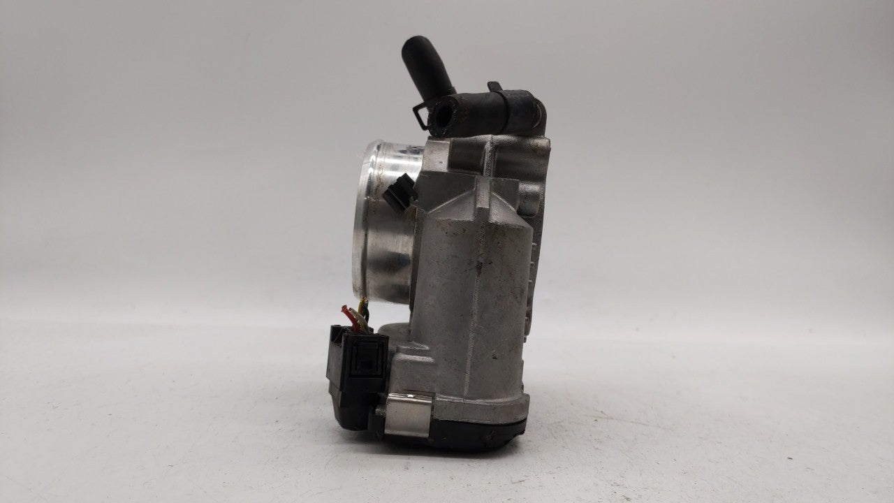 2011-2015 Hyundai Sonata Throttle Body P/N:35100-2G800 Fits Fits 2011 2012 2013 2014 2015 2016 OEM Used Auto Parts - Oemused