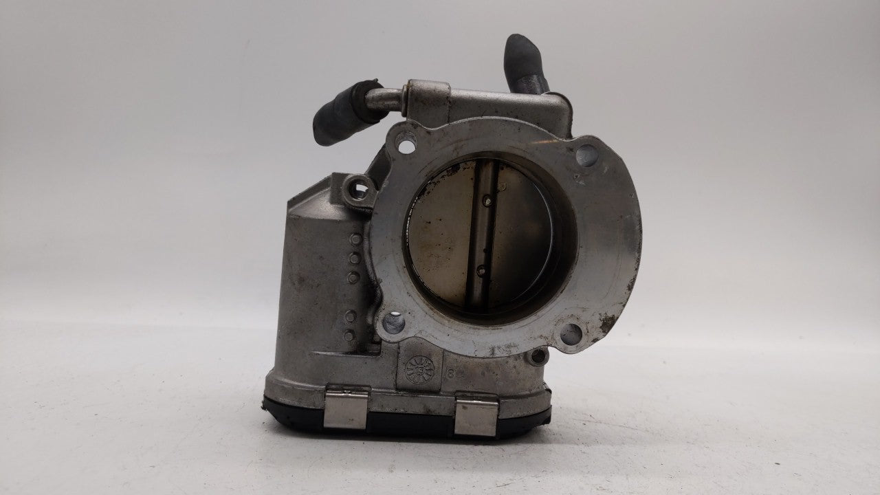 2011-2015 Hyundai Sonata Throttle Body P/N:35100-2G800 Fits Fits 2011 2012 2013 2014 2015 2016 OEM Used Auto Parts - Oemused