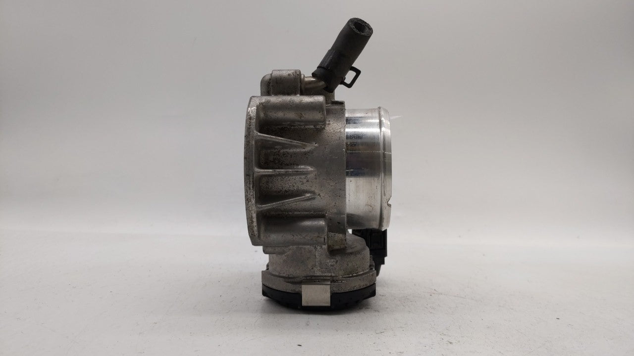 2011-2015 Hyundai Sonata Throttle Body P/N:35100-2G800 Fits Fits 2011 2012 2013 2014 2015 2016 OEM Used Auto Parts - Oemused