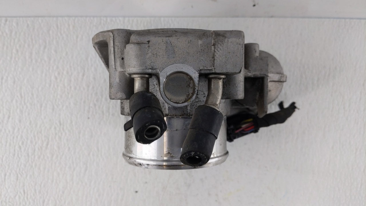 2011-2014 Hyundai Sonata Throttle Body P/N:35100-2G710 Fits Fits 2011 2012 2013 2014 2015 2016 OEM Used Auto Parts - Oemused