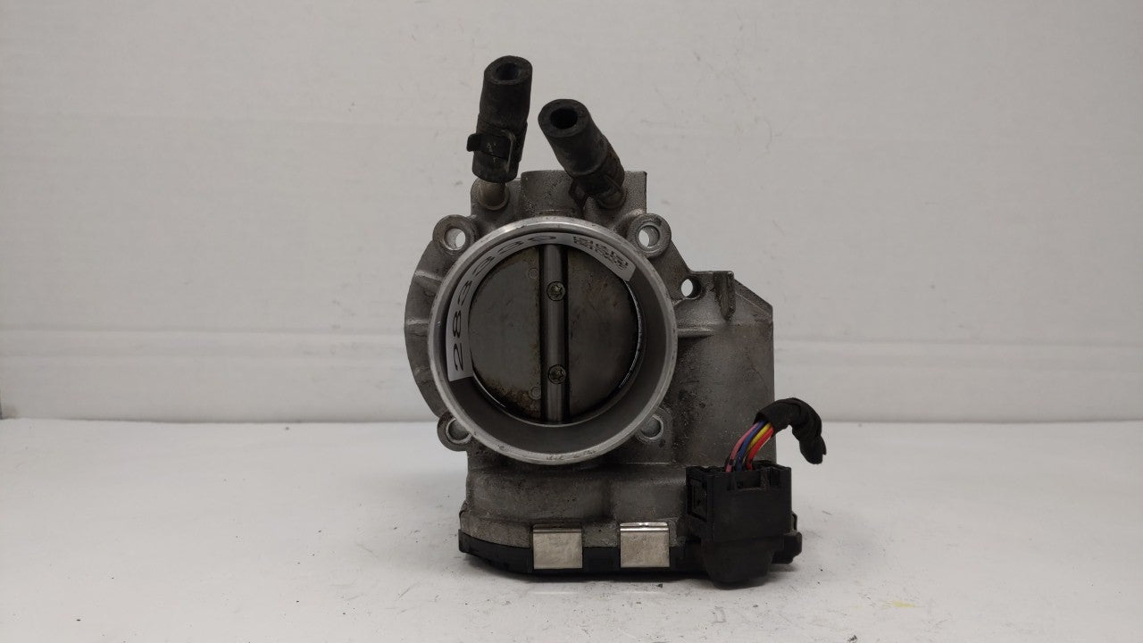 2011-2014 Hyundai Sonata Throttle Body P/N:35100-2G710 Fits Fits 2011 2012 2013 2014 2015 2016 OEM Used Auto Parts - Oemused