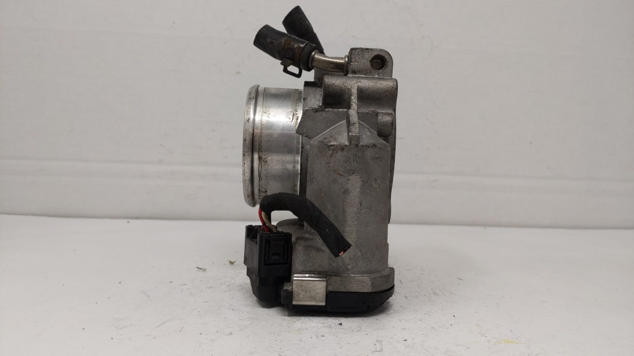 2011-2014 Hyundai Sonata Throttle Body P/N:35100-2G710 Fits Fits 2011 2012 2013 2014 2015 2016 OEM Used Auto Parts - Oemused