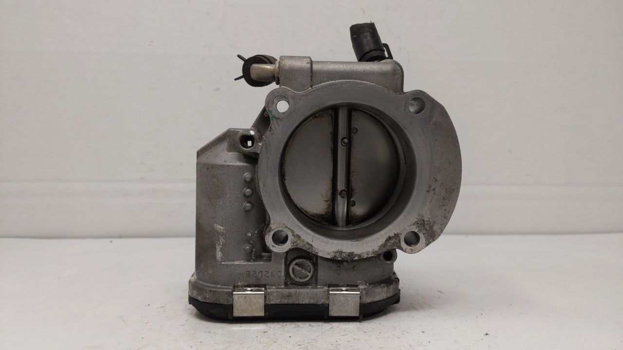 2011-2014 Hyundai Sonata Throttle Body P/N:35100-2G700 Fits Fits 2011 2012 2013 2014 2015 2016 OEM Used Auto Parts - Oemused