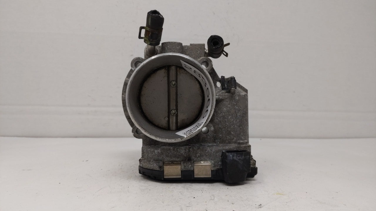 2011-2014 Hyundai Sonata Throttle Body P/N:35100-2G700 Fits Fits 2011 2012 2013 2014 2015 2016 OEM Used Auto Parts - Oemused