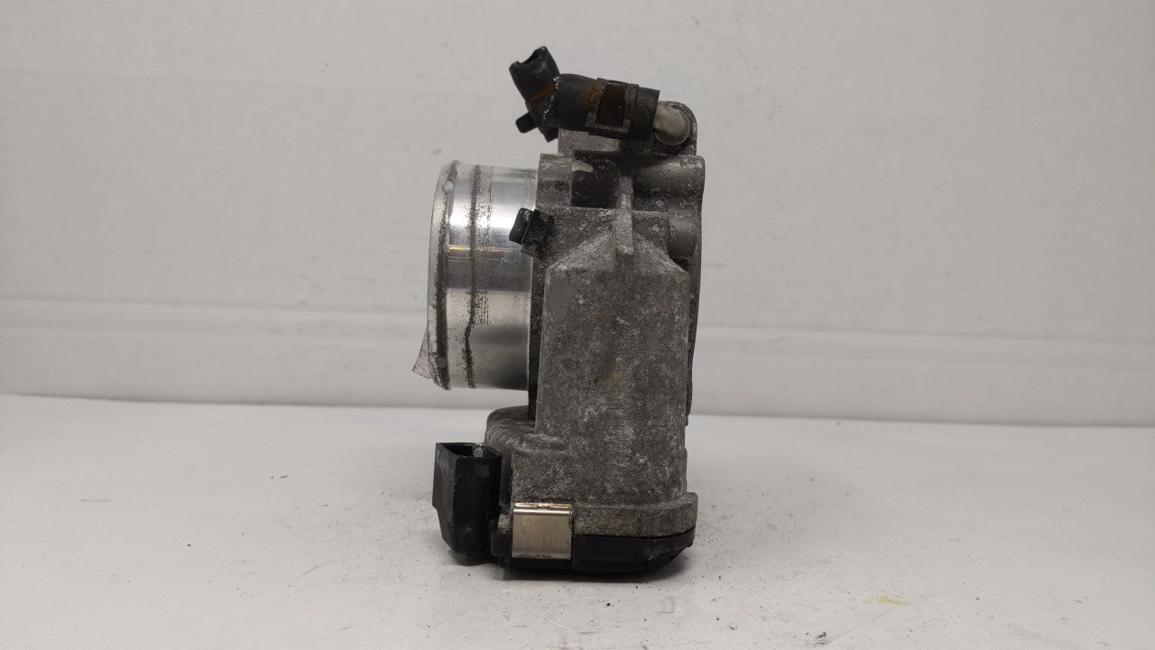 2011-2014 Hyundai Sonata Throttle Body P/N:35100-2G700 Fits Fits 2011 2012 2013 2014 2015 2016 OEM Used Auto Parts - Oemused