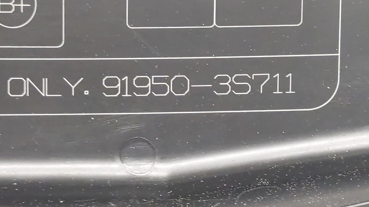 2011-2014 Hyundai Sonata Fusebox Fuse Box Panel Relay Module P/N:VS912003Q071MG VSQFHE2370F0175 Fits Fits 2011 2012 2013 201