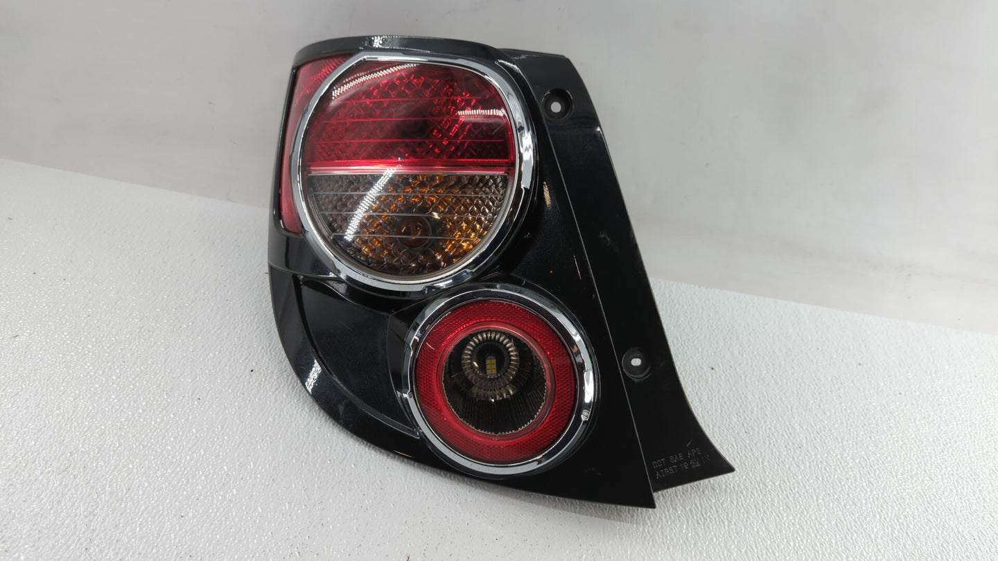 2013 Hyundai Sonata Tail Light Assembly Driver Left OEM P/N:94534065 95470356 Fits Fits 2012 2014 2015 2016 OEM Used Auto Pa